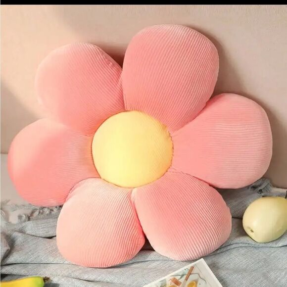 PLUSH HUGGY FLOWER PILLOW - Picture 1 of 1